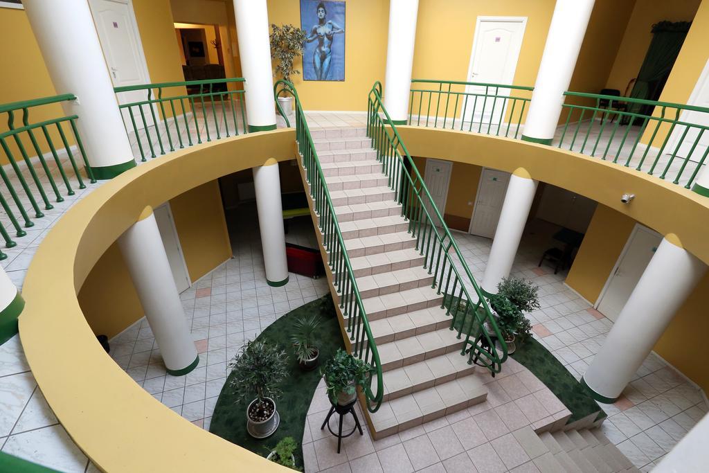 Vaivorykste Hotel Siauliai  Ngoại thất bức ảnh