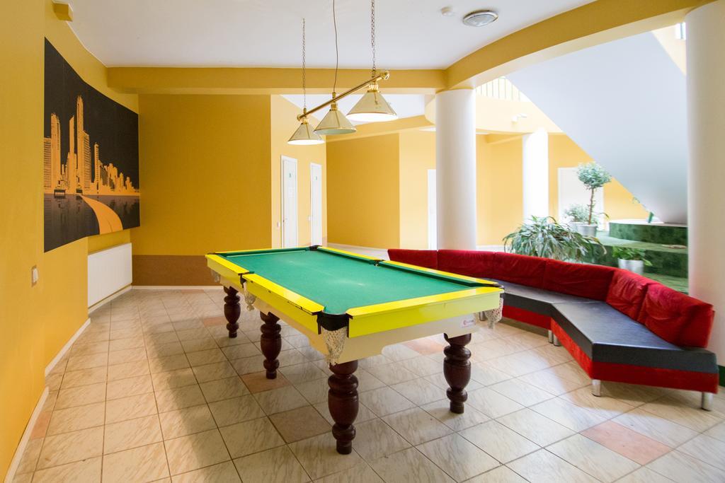 Vaivorykste Hotel Siauliai  Ngoại thất bức ảnh
