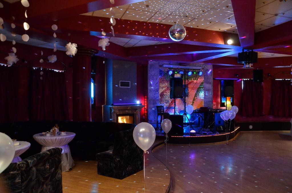 Vaivorykste Hotel Siauliai  Ngoại thất bức ảnh